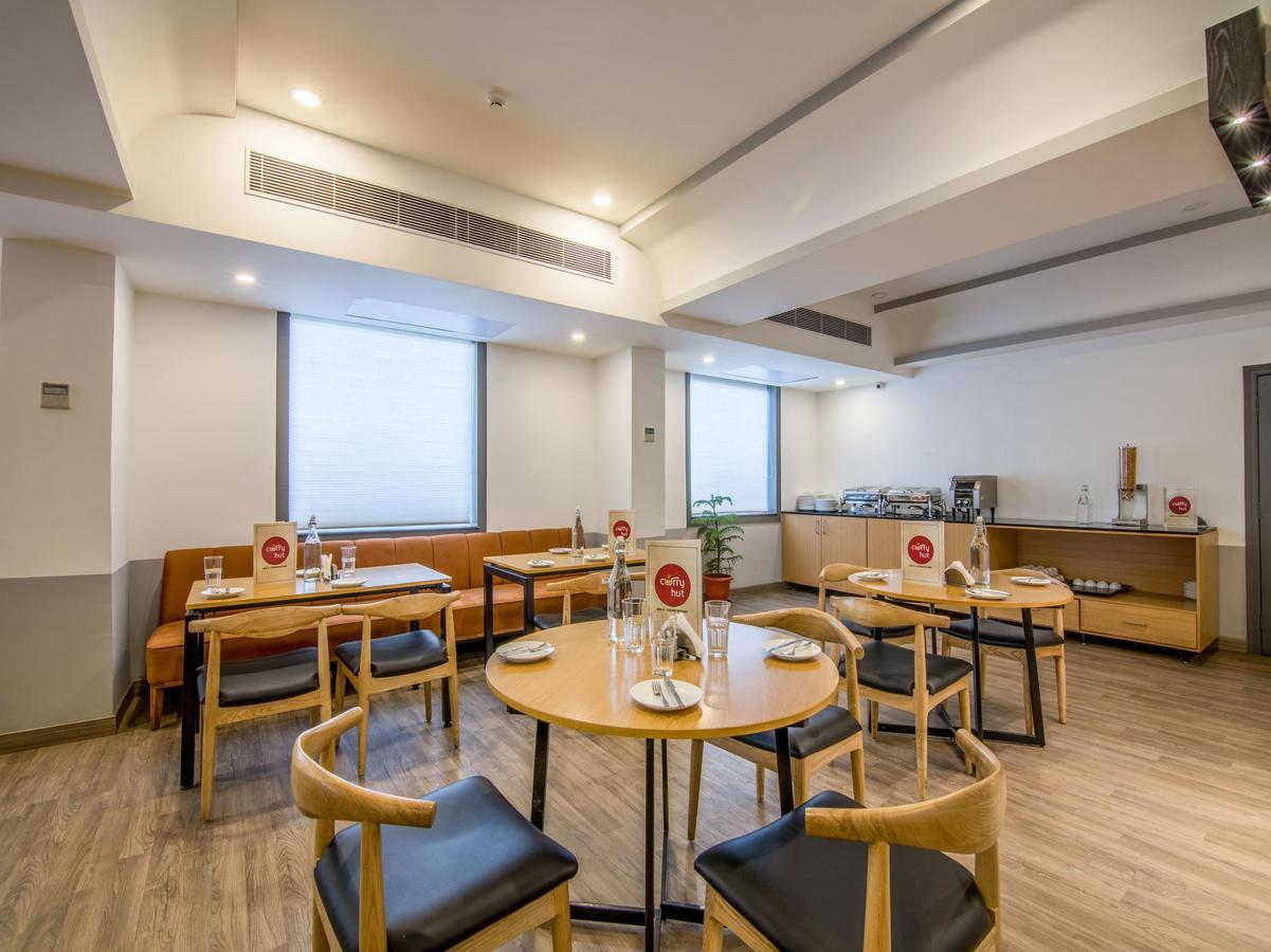 Oyo Townhouse 028 Corporate Suite Noida Dış mekan fotoğraf