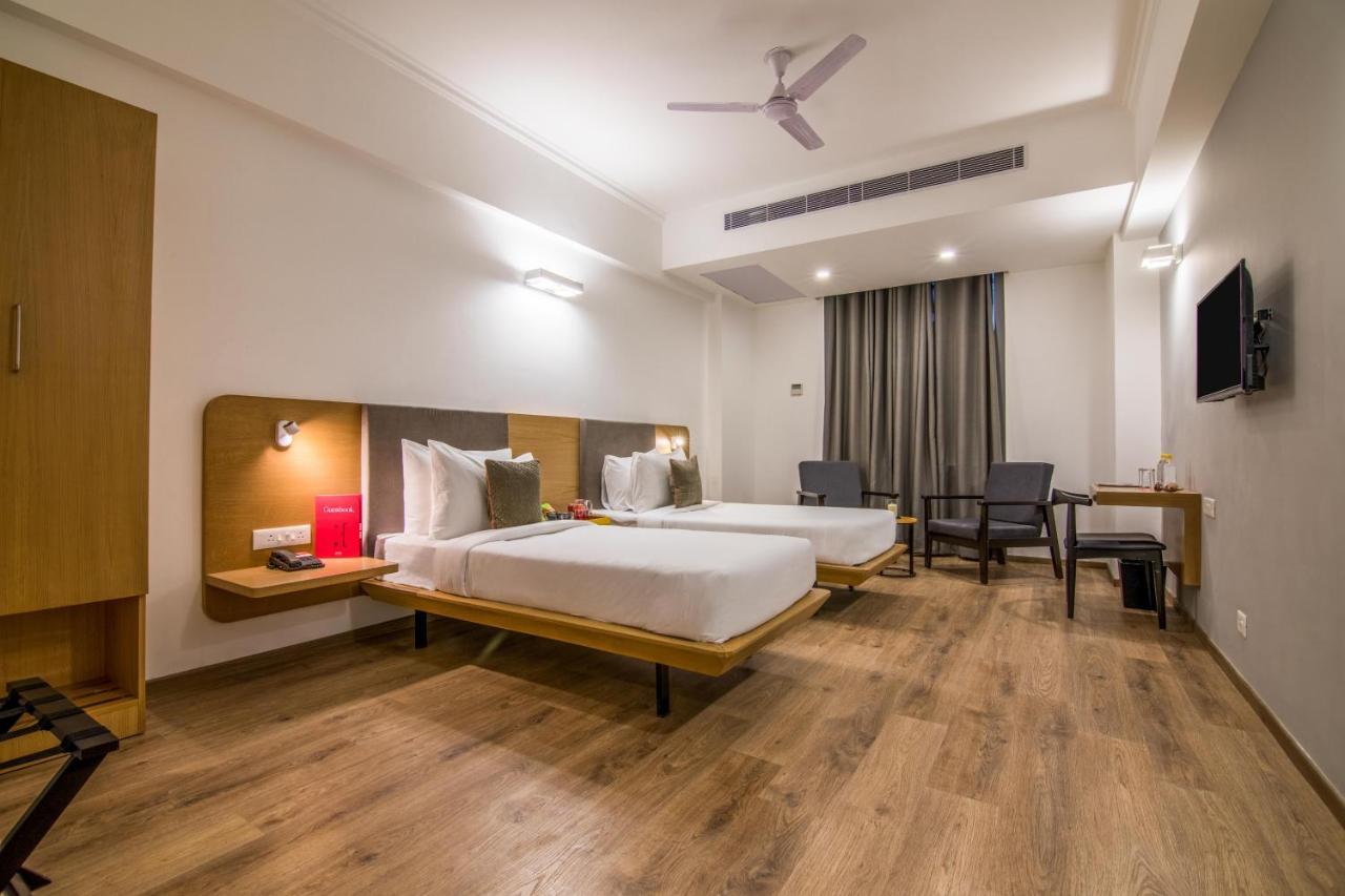 Oyo Townhouse 028 Corporate Suite Noida Dış mekan fotoğraf