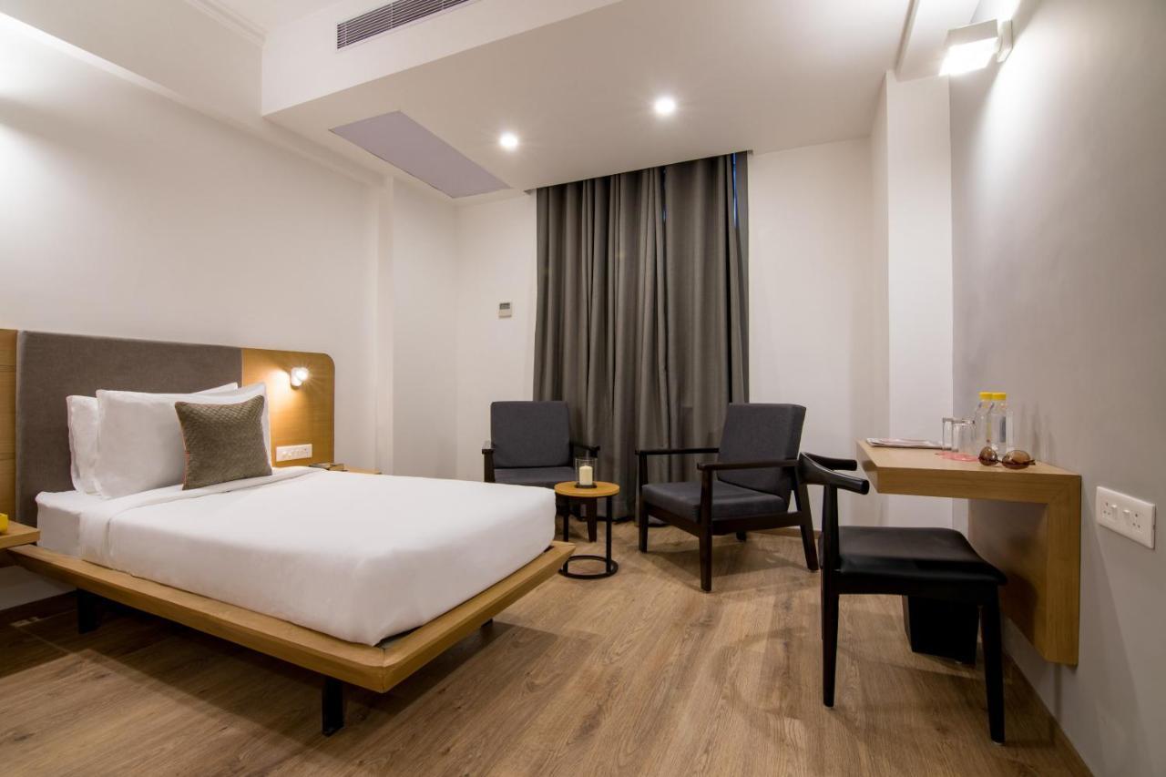 Oyo Townhouse 028 Corporate Suite Noida Dış mekan fotoğraf