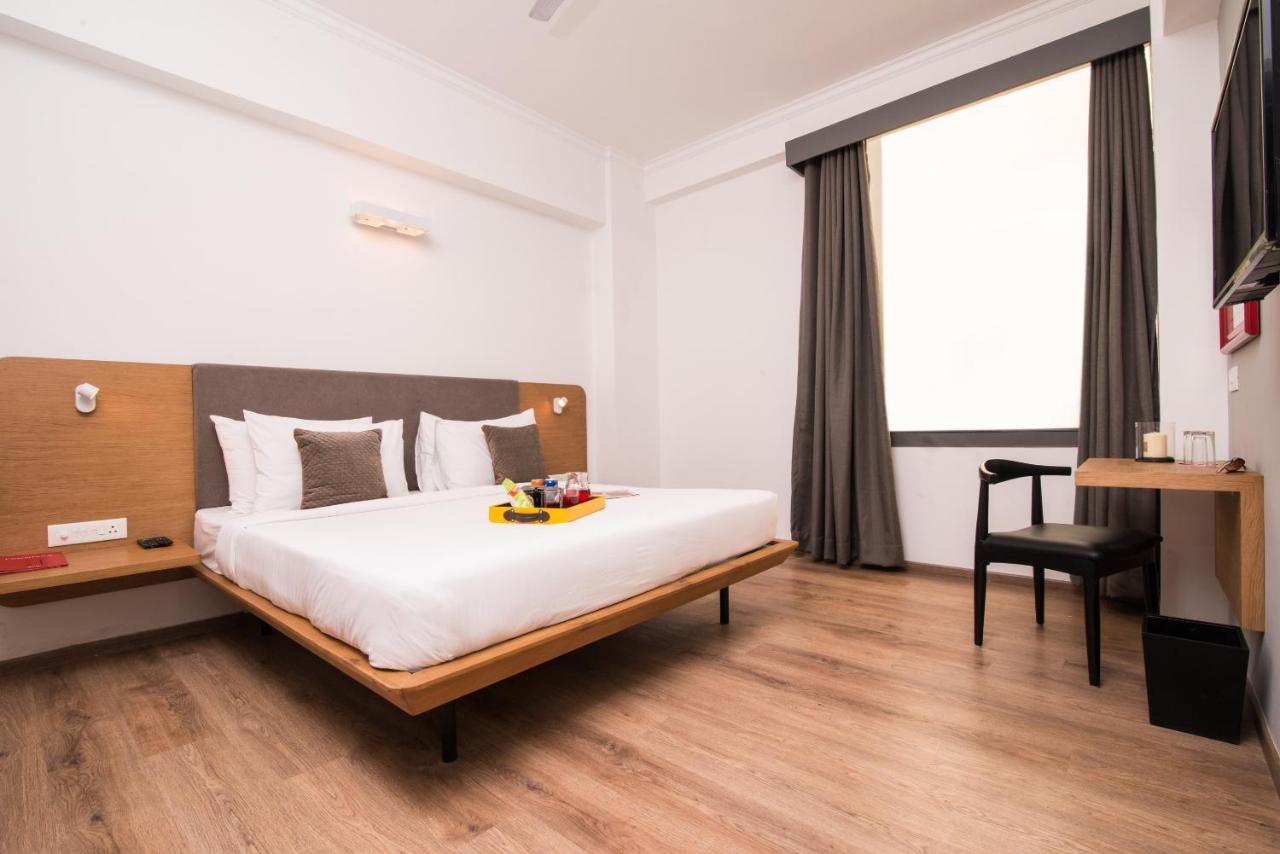 Oyo Townhouse 028 Corporate Suite Noida Dış mekan fotoğraf