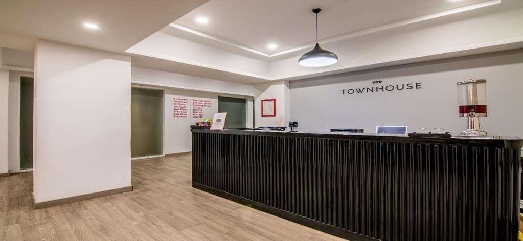 Oyo Townhouse 028 Corporate Suite Noida İç mekan fotoğraf