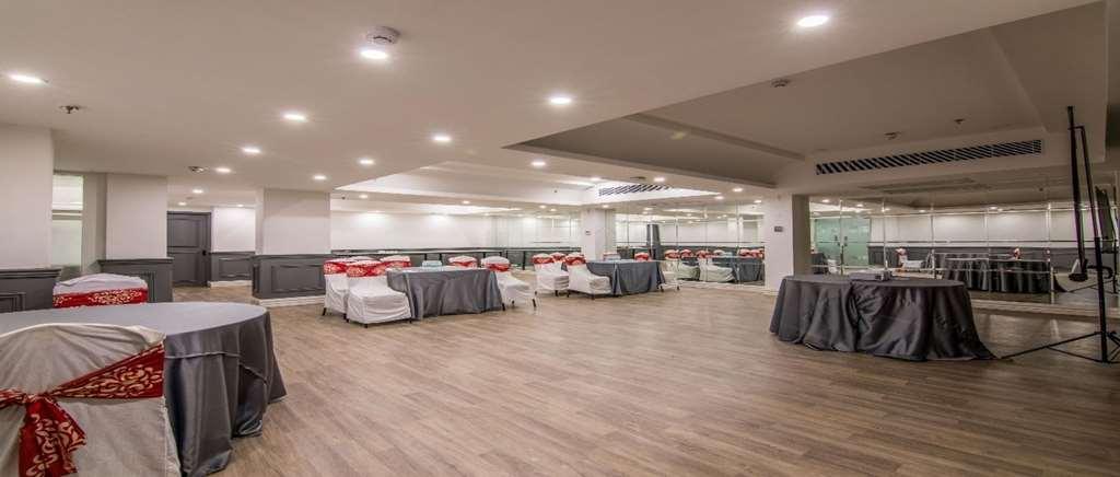 Oyo Townhouse 028 Corporate Suite Noida Konforlar fotoğraf